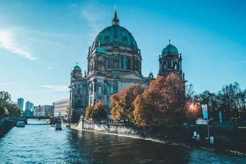 From Prague: Day Trip to Berlin with Guided Tour