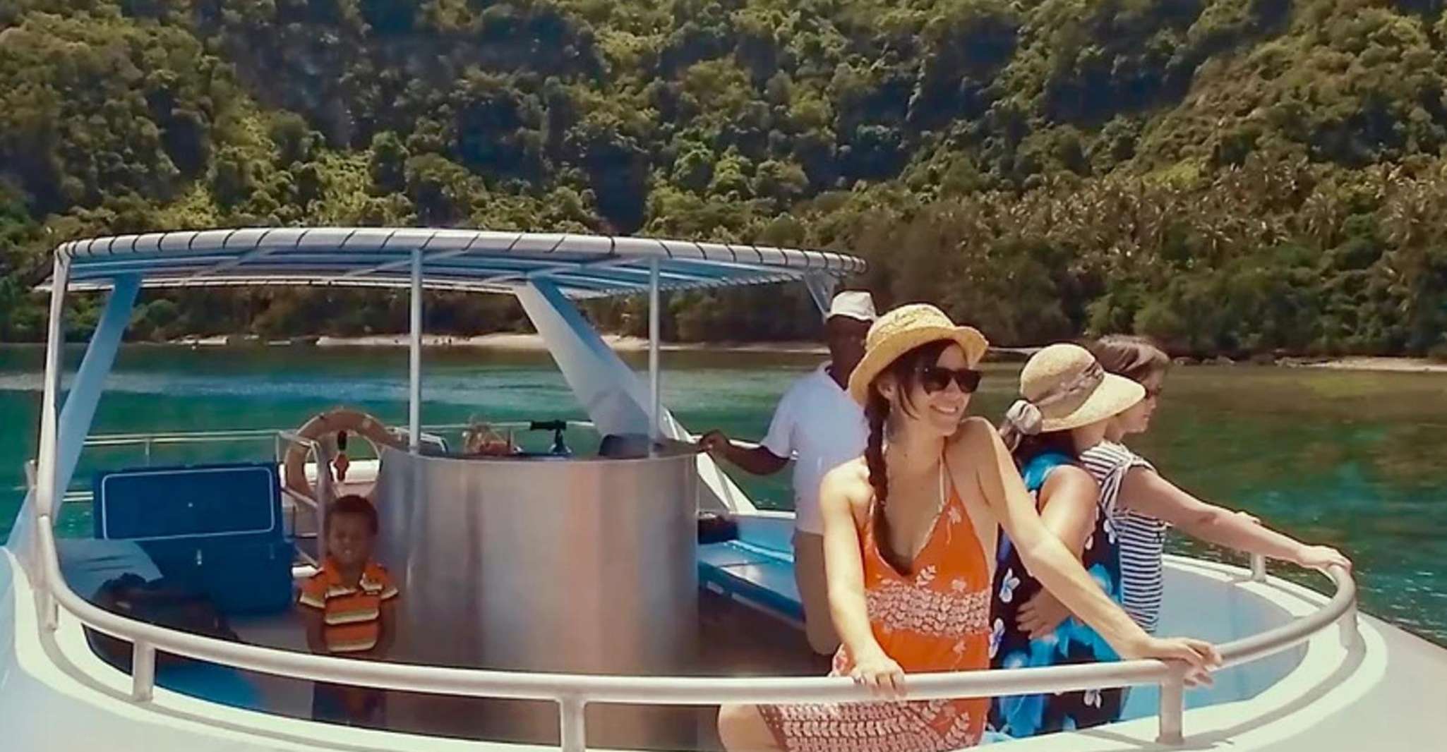 Excursión en barco de fondo de vidrio y aventura de snorkel - Port Vila - Hizvo