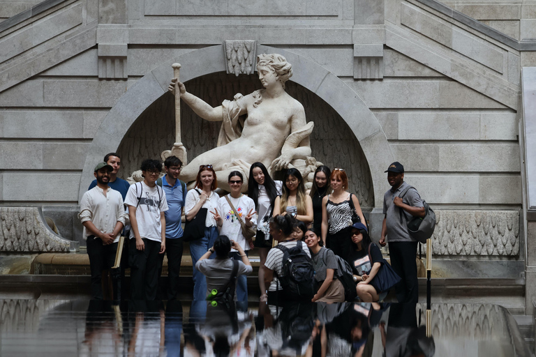 Montreal: Underground Downtown Walking Tour with Guide