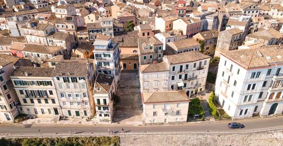 Corfu: 2-Hour City Walking Tour for Cruise Ships in Spanish
