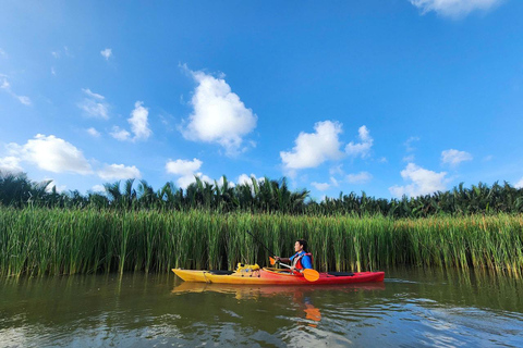Hoi An: Old Town to Mangrove Forest Kayak Tour