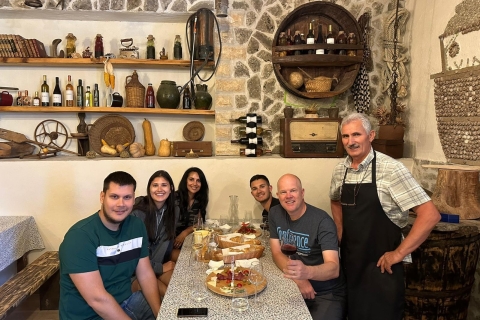 Private Krka-Wasserfalltour ab Split mit Weinverkostung und MittagessenStandard Option