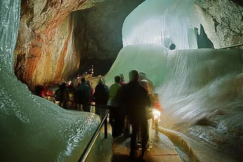 Visite privée des grottes de glace de Werfen
