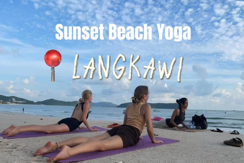 لانكاوي: اليوغا الساحرة على شاطئ الغروب على شاطئ سينانج