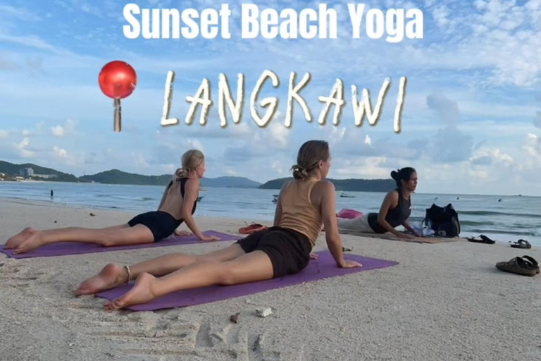 لانكاوي: اليوغا الساحرة على شاطئ الغروب على شاطئ سينانج
