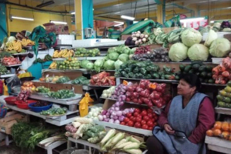 Quito: By bike, viewpoint, markets, parks, Basilica del Voto Nacional Quito: Cycling, viewpoints, markets, parks, National Vow Basilica