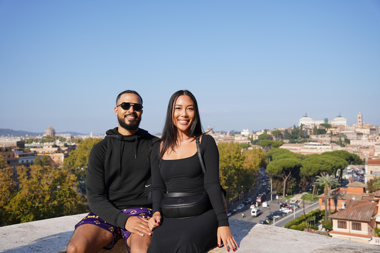 Rzym: Wycieczka po mieście Vespą ze zdjęciami i degustacją słodyczy