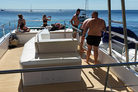 Palma: Deluxe Catamaran with Snacks, Drink, SUP & Snorkeling