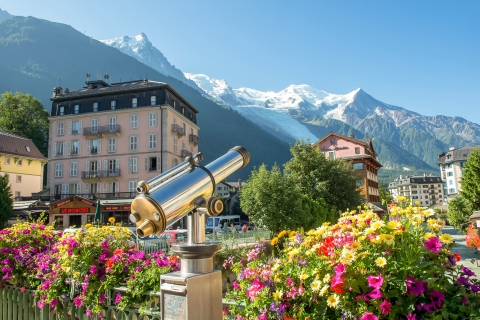 From Geneva: Guided Day Trip to Chamonix and Mont-Blanc Day Trip to Mont-Blanc and Cogwheel Ticket Mer de Glace