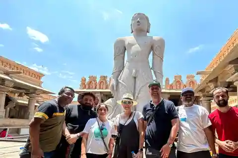 Bangalore: Shravanabelagola + UNESCO Belur & Halebeedu Tour