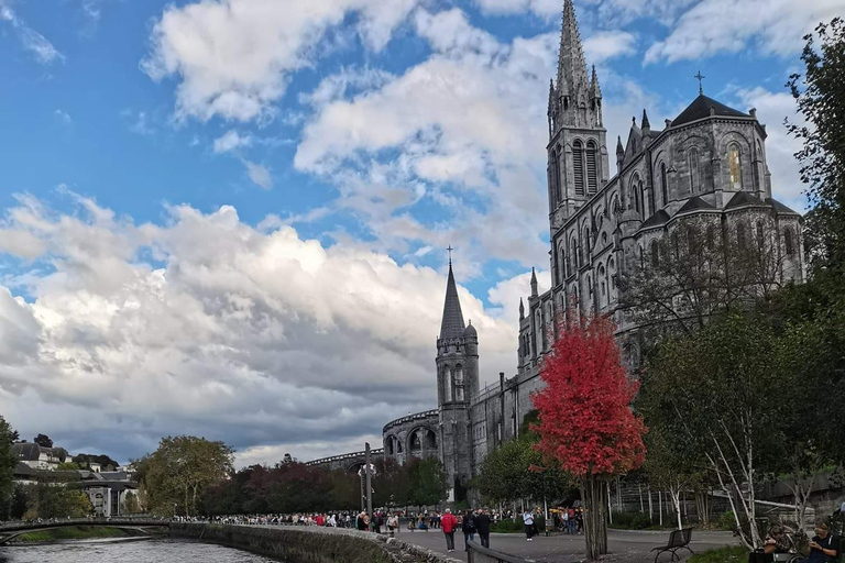 Il tour a piedi della storia di Lourdes