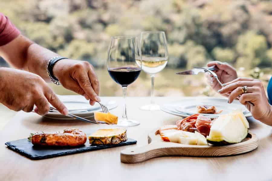 Porto: Ganztagestour mit Boot, Zug und Mittagessen im Douro-Tal. Foto: GetYourGuide Porto: Ganztagestour mit Boot, Zug und Mittagessen im Douro-Tal. Foto: GetYourGuide