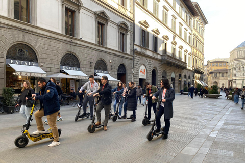 Firenze: giro turistico di 2 ore in scooter elettrico