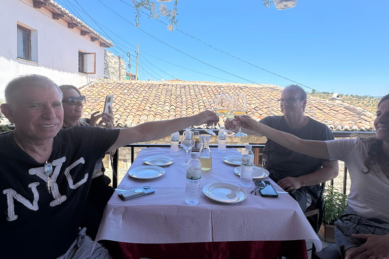 一日游：联合国教科文组织世界遗产城市贝拉特和传统午餐私人一日游：联合国教科文组织城市贝拉特和传统午餐