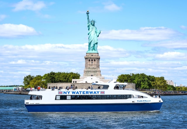 New York City: Hudson & East Rivers Guided Cruise