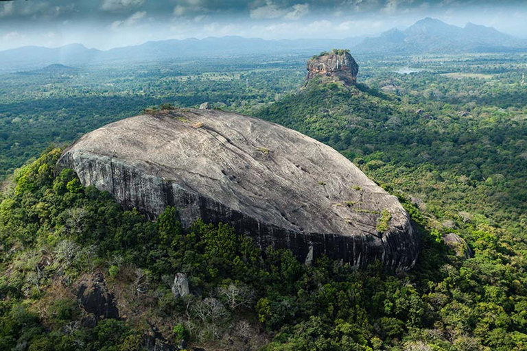 Kandy: Dambulla Cave Temple and Pidurangala Rock Tour