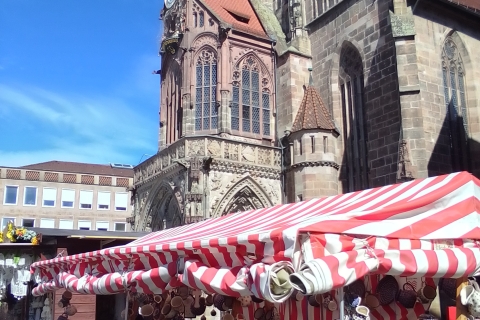 Nürnberg Stadtrundfahrt mit traditionellem Abendessen und Bier