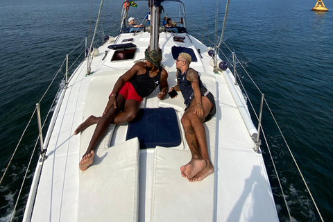 Rio de Janeiro: Private sailing experience in the Marvelous City!