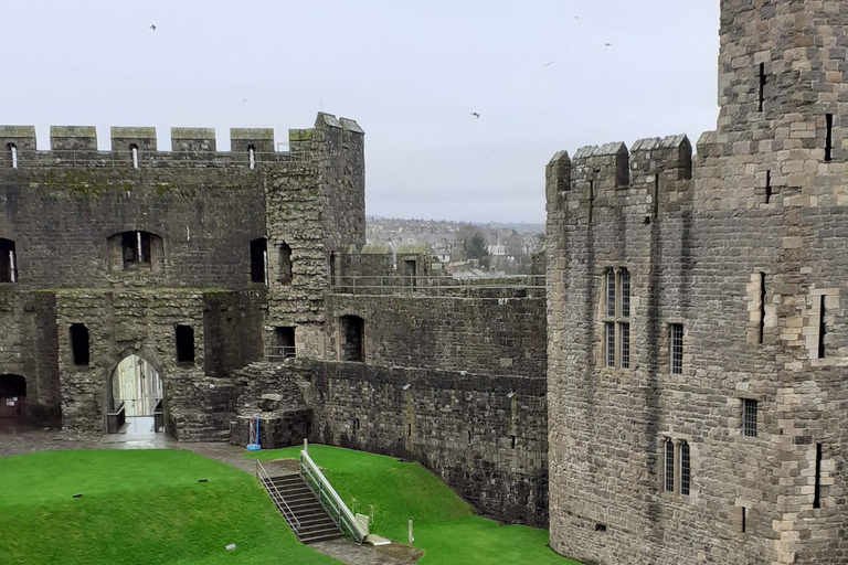 Wales: Snowdonia Mountains en Caernarfon Castle-tourSnowdonia Mountains en Caernarfon Castle Tour