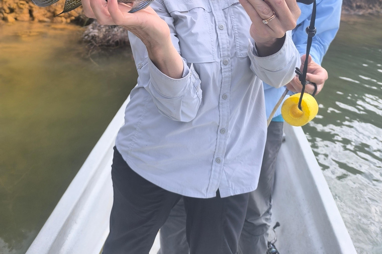 Guatapé: All-inclusive private fishing experience (24-hour advance booking) Guatapé: All-inclusive sport fishing experience (24-hour advance booking)