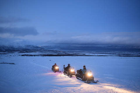 Abisko: Snowmobile sightseeing Snowmobile sightseeing - Driving your own machine