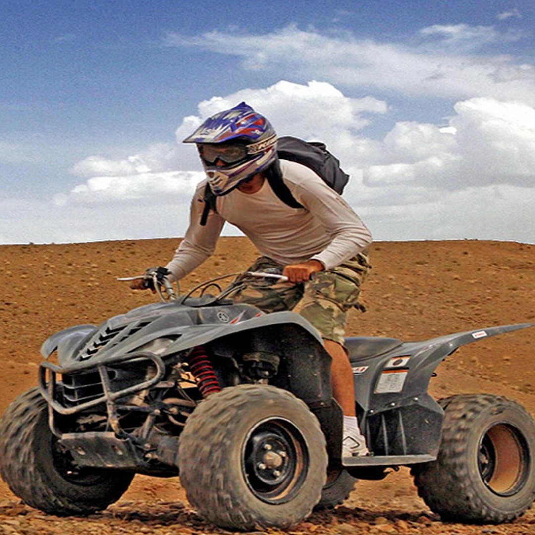 Agafay : Demi-journée de balade à dos de chameau et de quad dans le désert rocailleux avec déjeuner - quad