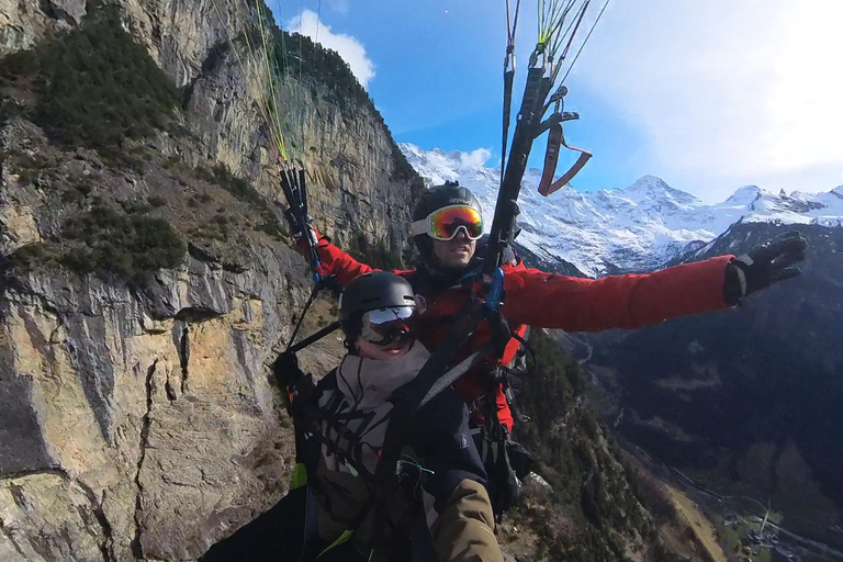 Mürren: loty paralotnią w tandemieLauterbrunnen-Mürren: loty paralotnią w tandemie