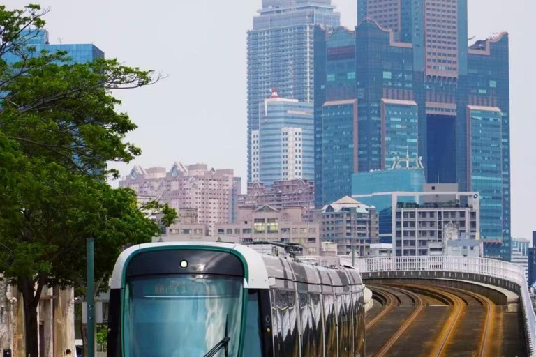 A Canvas of Faith and Art:A Poetic Day Trip to Kaohsiung 9-Hour Journey (Eight-Seat Business Car)