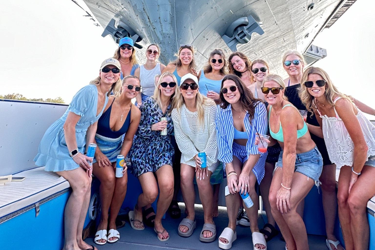 Charleston: Noleggio barca privata; Capitano e accompagnatore; Fino a 22 personeBarca privata con capitano: 3 ore da 15 a 18 passeggeri