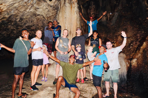 Sigatoka: Cave and Village Tour with Lunch and Transfers