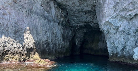 Syracuse: Cruise Tour to Ortigia, Seacaves, and Swim Stop