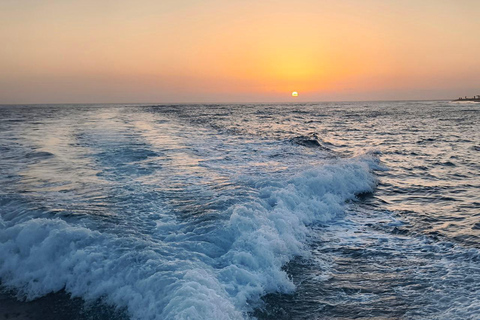 Intimate cruises along the coast the only one on Sal Island! Cruise 6h - Drinks, Snacks, Local platter coast only one on!