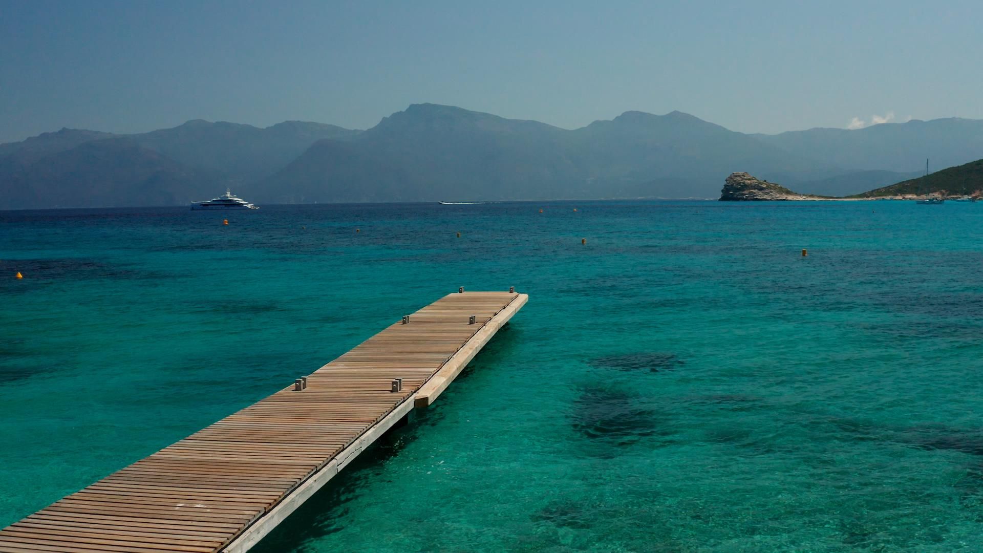 Von Saint-Florent: Bootstransfer nach Saleccia oder Lotu Beach