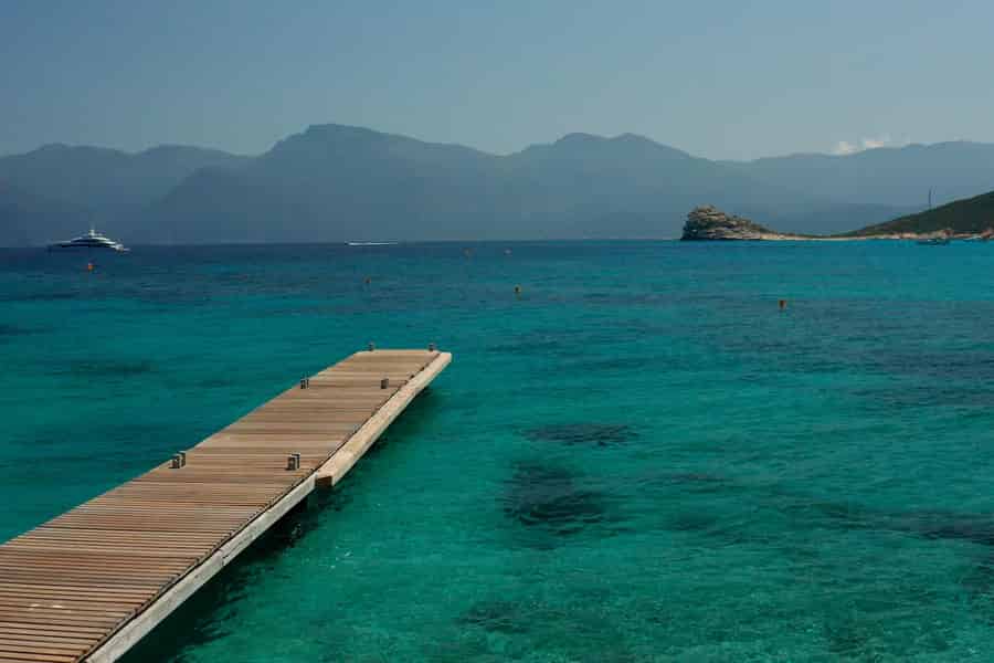Von Saint-Florent: Bootstransfer nach Saleccia oder Lotu Beach. Foto: GetYourGuide Von Saint-Florent: Bootstransfer nach Saleccia oder Lotu Beach. Foto: GetYourGuide