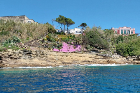 Procida : Excursion en bateau privé avec vue sur la mer et plongée en apnéeProcida Vue sur la mer
