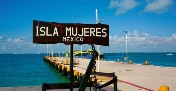 From Cancun: Isla Mujeres Ferry Trip with Buffet Lunch