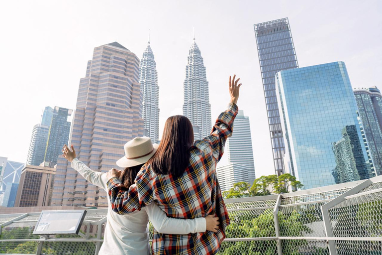 Kuala Lumpur: Petronas Twin Towers & KLCC Park Photoshoot Proposal: 50 photos | 60 mins