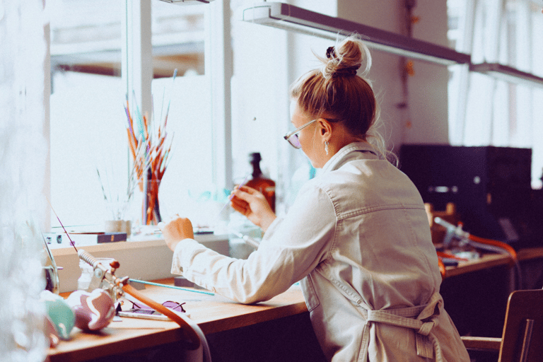 Kabelvåg: Laboratorio di gioielli in vetroKabelvåg: Laboratorio di gioielli in vetro - 1 ora