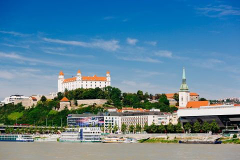Depuis Vienne : excursion à Bratislava en bus et bateau