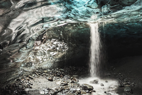 Excursion Premium dans la grotte de glace bleue - soupe chaude et boisson chaude incluses.Visite guidée de la grotte de glace bleue Vatnajökull Premium