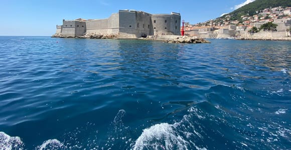 Dubrovnik: Panorama-/Sonnenuntergangstour mit Glasbodenboot, Guide & Höhlen