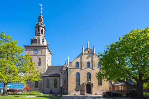 Oslo Old Town Country History Private Guided Walking Tour 2-hour: Old Town Tour