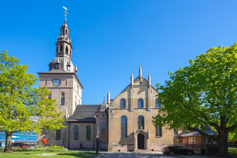 Oslo Old Town Country History Private Guided Walking Tour 2-hour: Old Town Tour