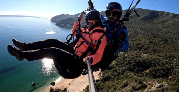 Lisbon: Paragliding Tandem Flight