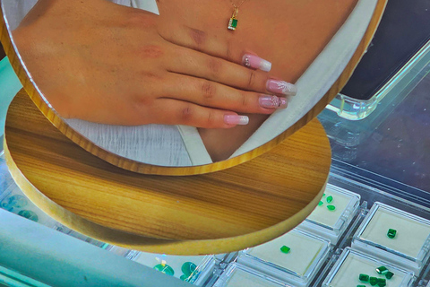 麦德林市定制珠宝购物之旅麦德林市定制珠宝与购物之旅