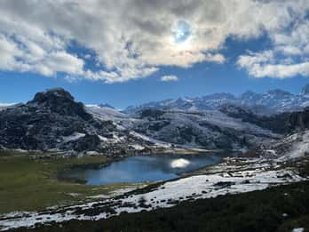 Private Tour from Oviedo to Covadonga and Europe Peaks lakes