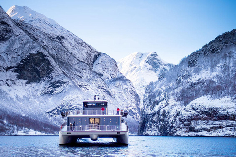 Die Flåmbahn &amp; die Nærøyfjord-TourThe Flåm Railway &amp; the Nærøyfjord Tour