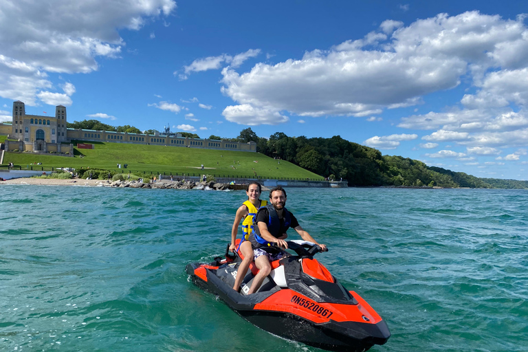 Toronto: Jet Ski Guided Tour with Training Session Toronto: Jet Ski Guided Tour with Training Session