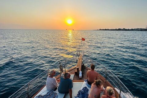 Side: Private Boat Tour with Swimming Break