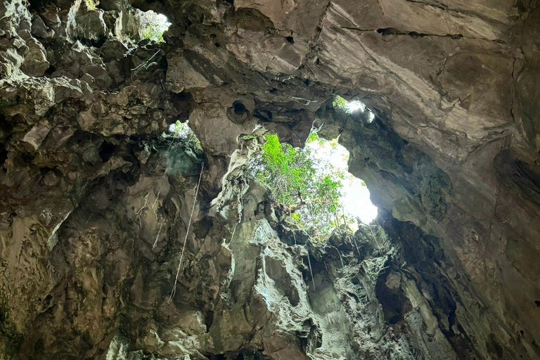 Tour panoramico della città di Đà Nẵng in privato con guida femminileTour privato in auto